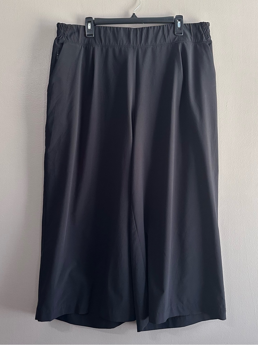 Athleta Black Brooklyn Wide Leg Crop Pants Womens 18 Casual Pull-on Lightweight